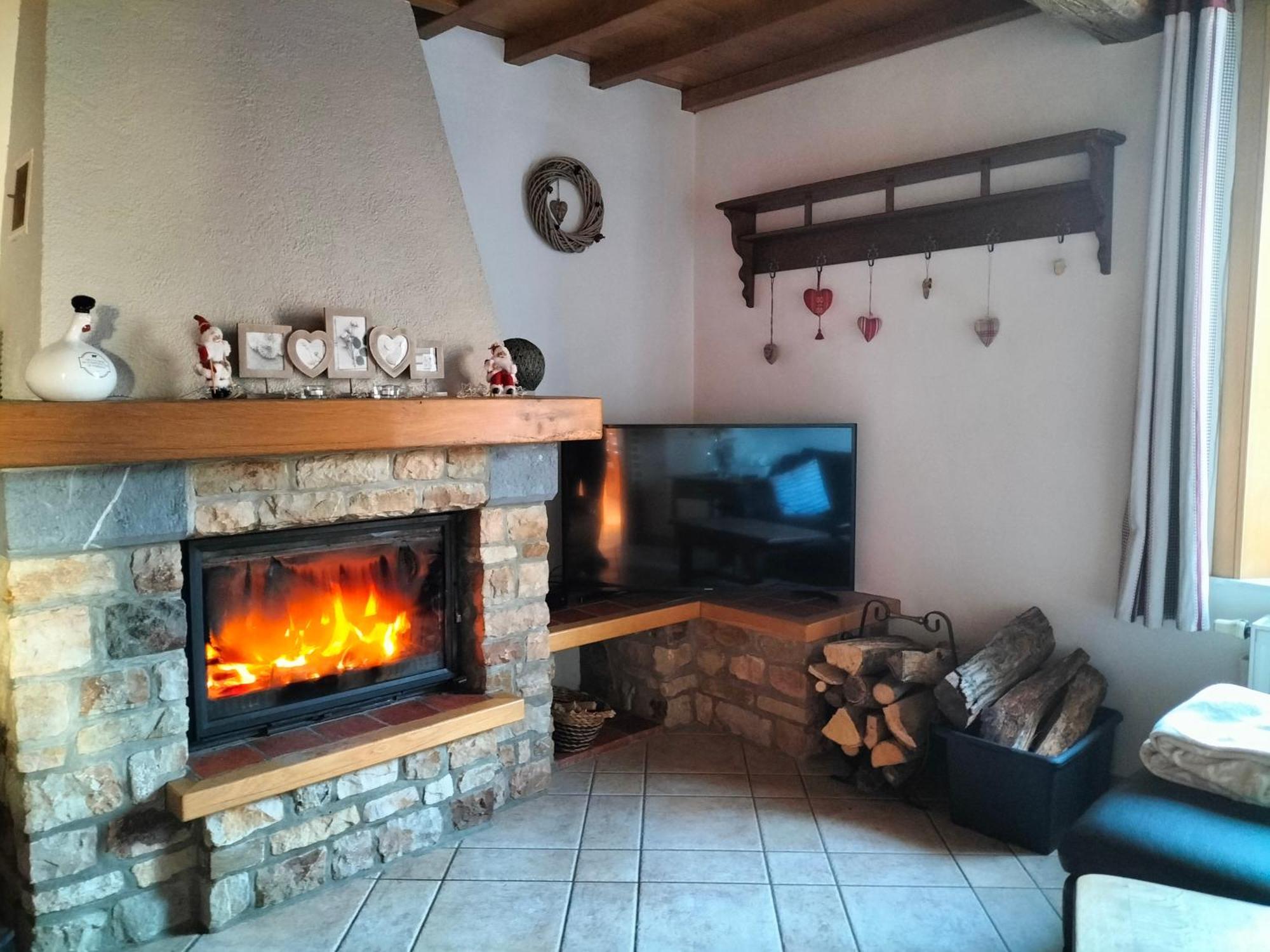 Gite La Dame Au Lit Gite A La Ferme Momignies 외부 사진